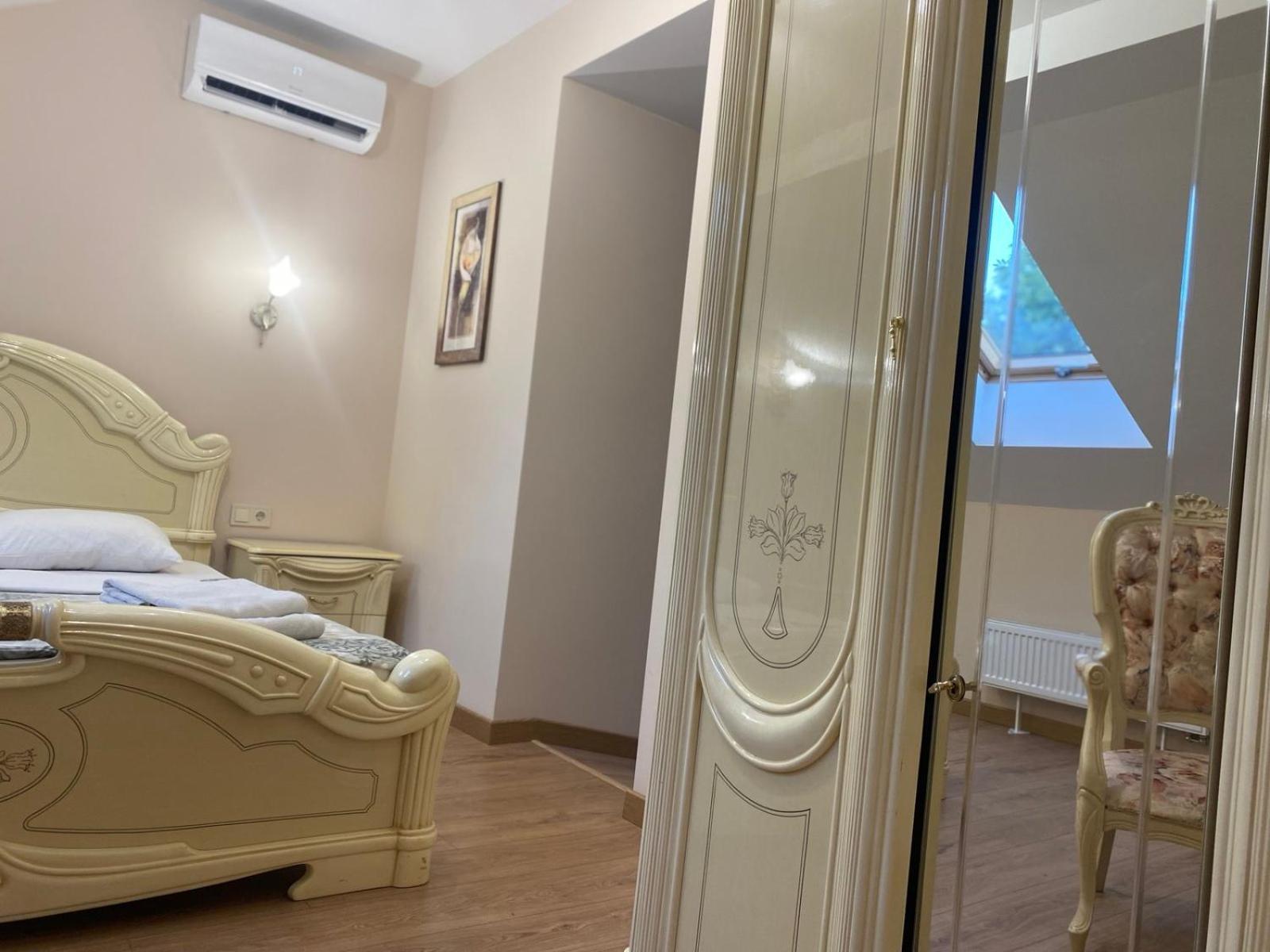Apart Yaroslava Osmomysla 9 Square - City Center ลวีฟ ภายนอก รูปภาพ