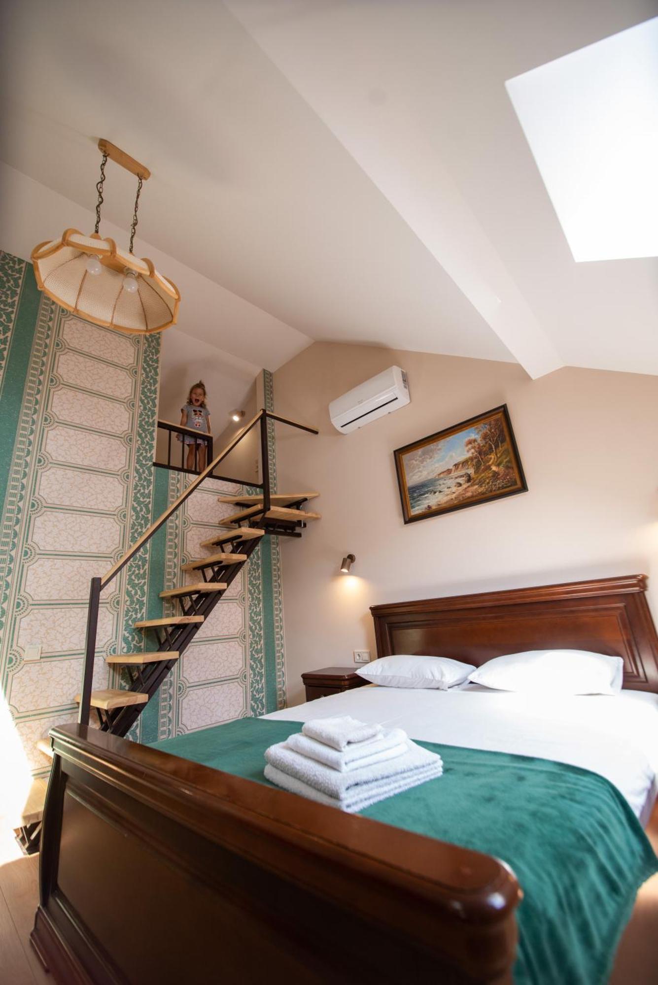 Apart Yaroslava Osmomysla 9 Square - City Center ลวีฟ ภายนอก รูปภาพ