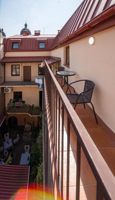 Apart Yaroslava Osmomysla 9 Square - City Center ลวีฟ ภายนอก รูปภาพ